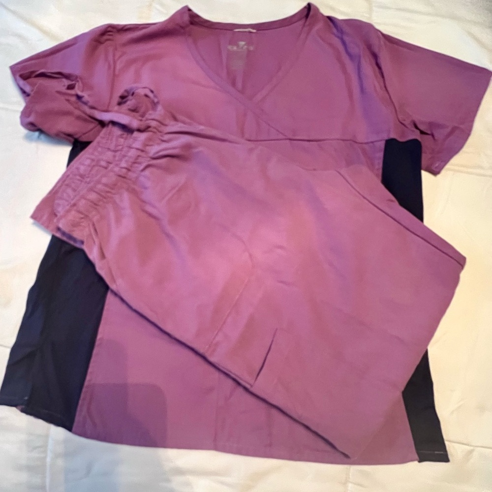 Purple Scrub Set‎